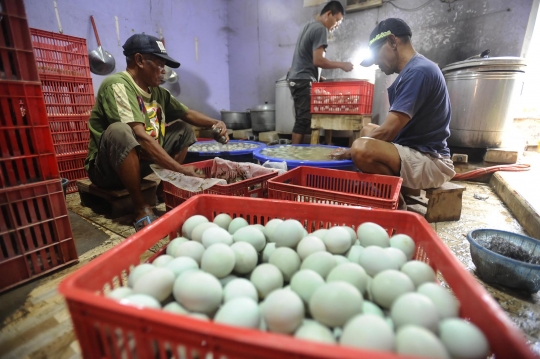 Geliat Bisnis Telur Asin Brebes Seiring Ramainya Tol Trans Jawa