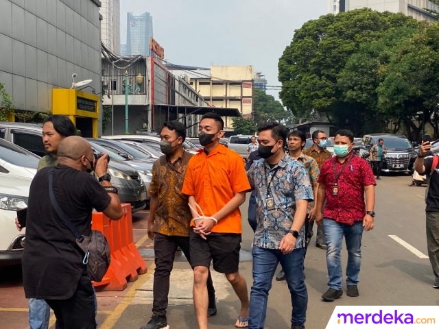 Mario Dandy saat tes kesehatan di Polda Metro Jaya sebelum dilimpahkan ke Kejaksaan Negeri Jakarta Selatan.