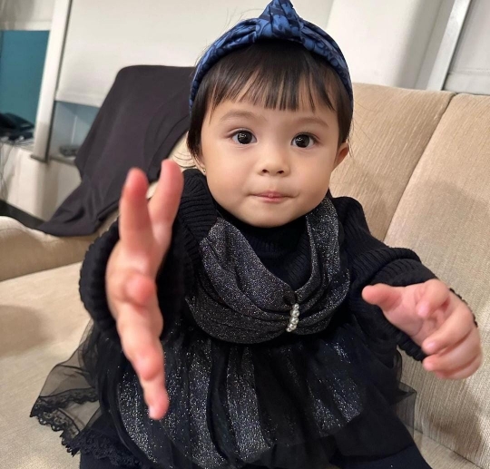 Potret Cantik Baby Ameena Dipuji Miliki Aura Diva, Komentar Krisdayanti Jadi Sorotan