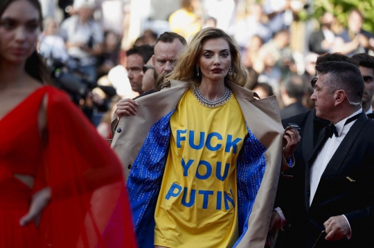 Aksi Wanita Kecam Putin Gegerkan Festival Film Cannes