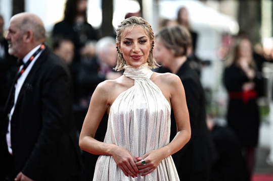 Pesona Model Cantik Arab Saudi Tampil Buka-bukaan di Festival Film Cannes