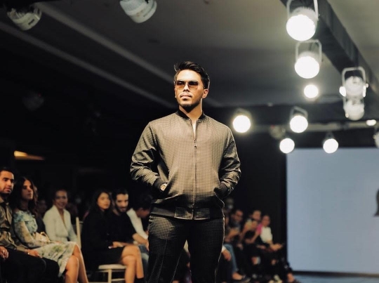 Potret Perdana Thariq Halilintar Jadi Model Catwalk, Netizen Sebut Makin Meresahkan