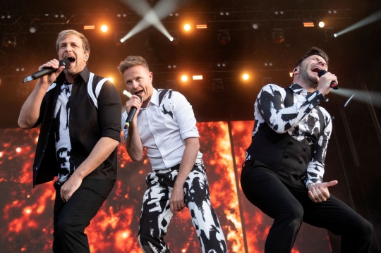 Aksi Boy Band Westlife Tampil Menghipnotis Penggemar Denmark