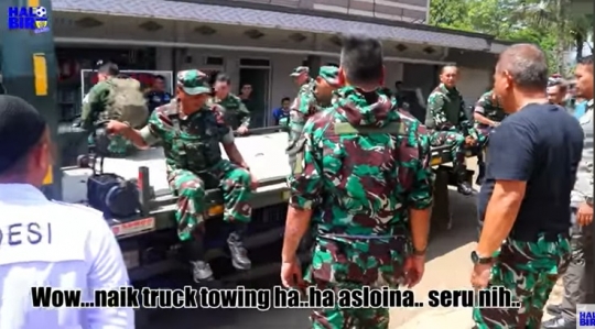 Potret Gagah Mayjen TNI Kunto Arief Berangkat Salat Jumat Naik Truk Towing