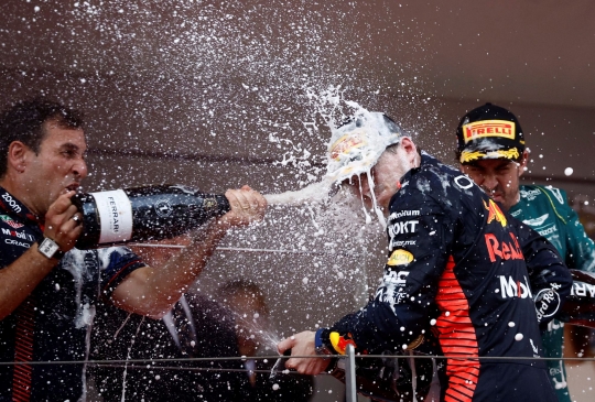 Semprotan Sampanye untuk Juara GP F1 Monaco, Max Verstappen