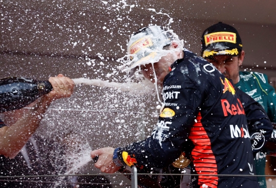 Semprotan Sampanye untuk Juara GP F1 Monaco, Max Verstappen