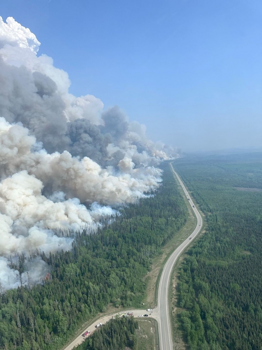 Penampakan Asap Kebakaran Hutan Kanada bak Awan Badai Mengerikan