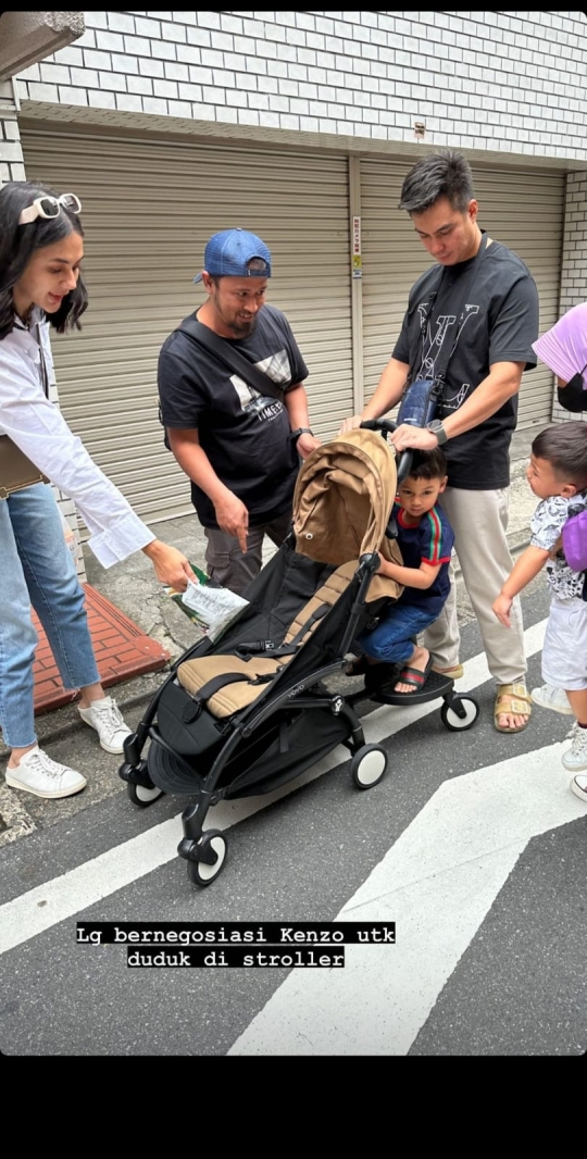 Ragam Foto Keluarga Baim Paula di Jepang, Tingkah Lucu Kiano & Kenzo Bikin Gemas