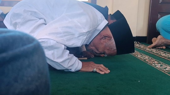 Potret Mbah Kaib, Jemaah Haji Berusia Satu Abad Asal Malang