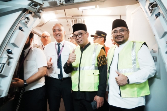 Didampingi Bang Emil, Menag Lepas Penerbangan Haji Perdana dari Bandara Kertajati
