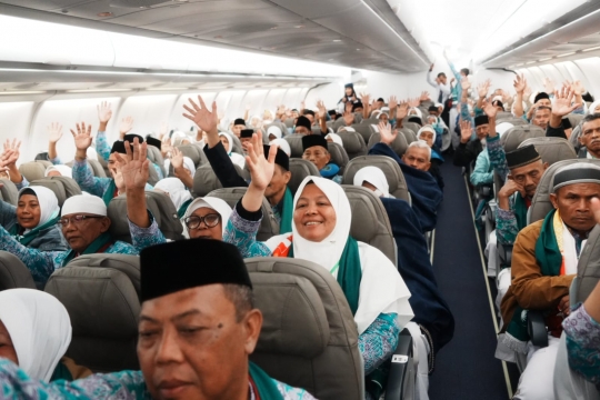 Didampingi Bang Emil, Menag Lepas Penerbangan Haji Perdana dari Bandara Kertajati
