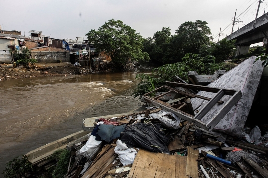 Normalisasi Ciliwung Molor Karena Terkendala Pembebasan Lahan