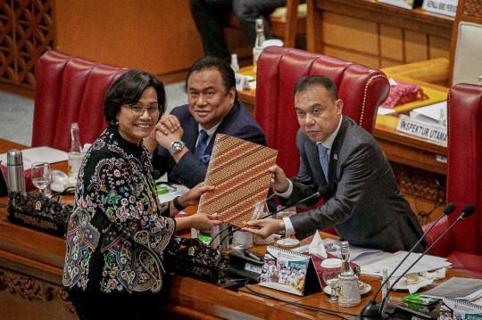 Buka-Bukaan Sri Mulyani Baca Tanggapan Pemerintah Terkait KEM dan PPKF RAPBN TA 2022