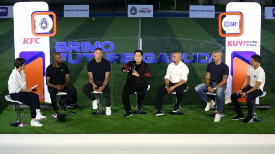 Momen Erick Thohir Datangkan 5 Legenda Sepakbola Dunia di BRImo Future Garuda