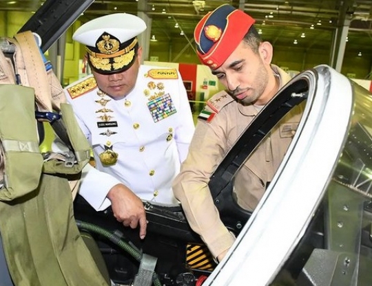 Panglima TNI Naik Kendaraan Tempur Pasukan Garuda, Langsung Beri Perintah Tak Terduga