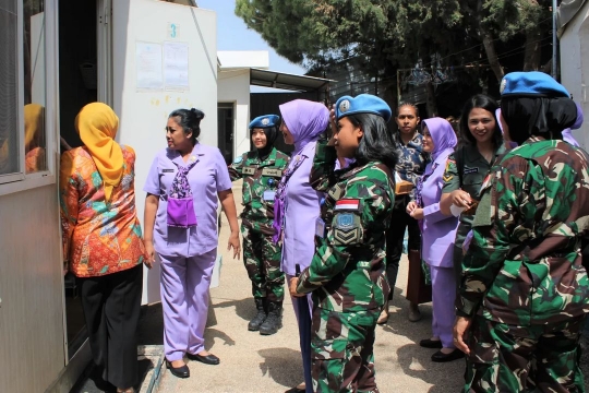 Potret Unyu Istri Panglima TNI Peluk Bantal Guling saat Sidak Korimek di Lebanon