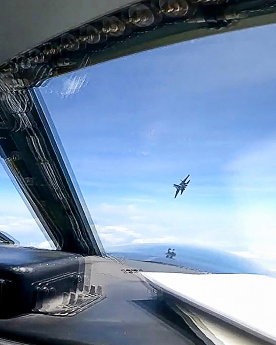 Nyaris Tabrakan, Manuver Maut Jet Tempur China Bikin Pesawat Militer AS Bergetar