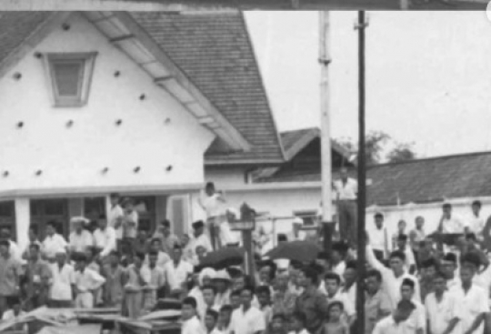 Penampakan Jemaah Haji Kembali ke Tanah Air Tahun 1965, Lewat Jalur Laut di Palembang