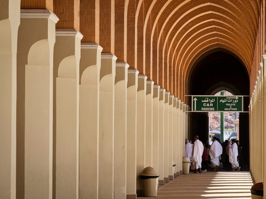 Potret Megah Masjid Bir Ali, Tempat Miqat Jemaah Haji dari Madinah