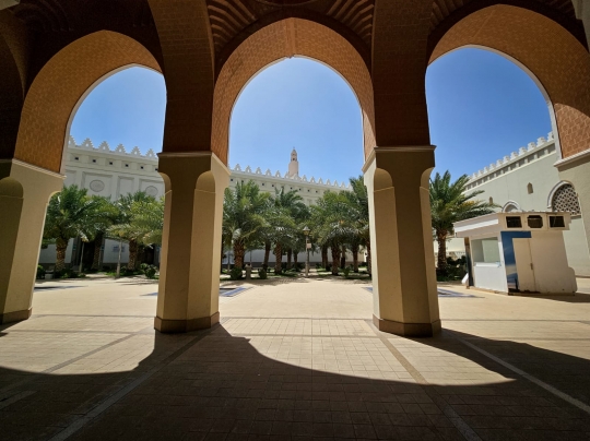 Potret Megah Masjid Bir Ali, Tempat Miqat Jemaah Haji dari Madinah