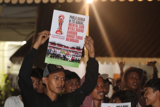 Ratusan Suporter Antusias Nonton Bareng "Menolak Lupa" Piala Dunia U-20