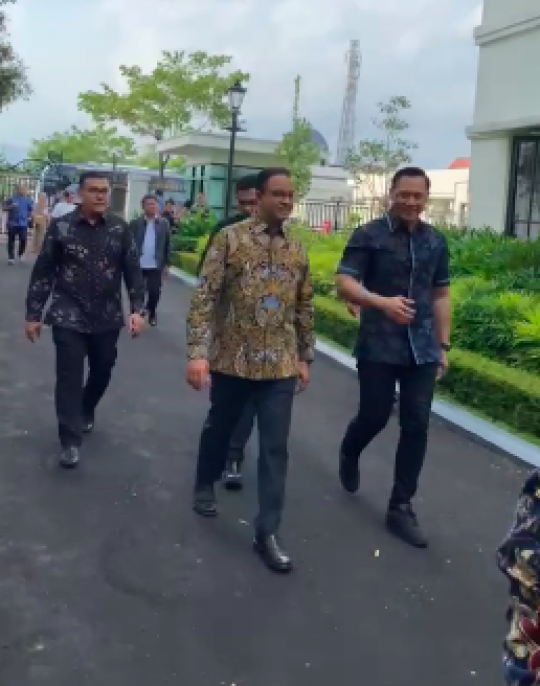 Momen Akrab Anies-AHY Dapat Wejangan dari SBY di Pacitan