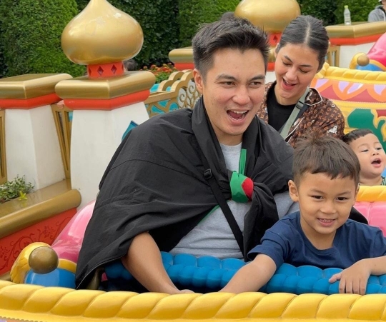 Foto 6 Potret Baim Wong And Keluarga Liburan Di Jepang Kiano Dan Kenzo