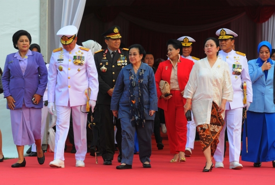 Senyum Megawati Soekarnoputri Resmikan KRI Bung Karno-369 di Dermaga Kolinlamil