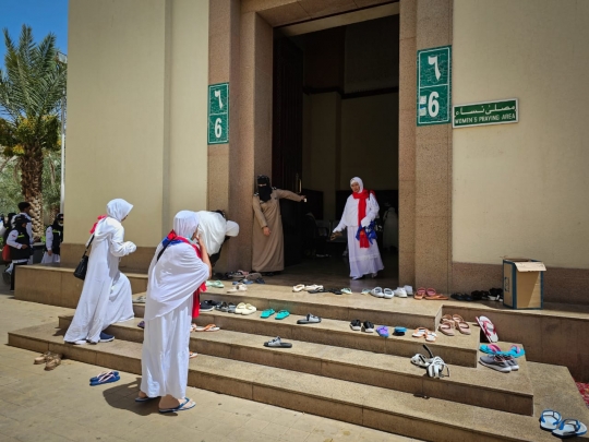 Sebelum ke Makkah, Jemaah Haji Indonesia Miqat di Bir Ali