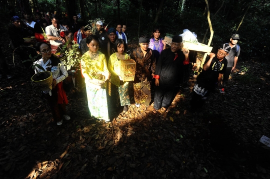 Peringati Hari Lingkungan Hidup, Aktivis dan Akademisi UI Gelar Sedekah Hutan