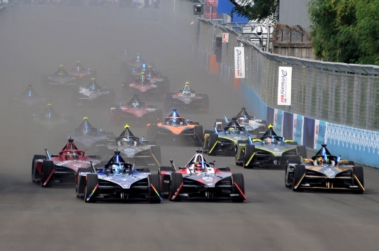 Pascal Wehrlein Juara Race 1 Formula E Jakarta 2023