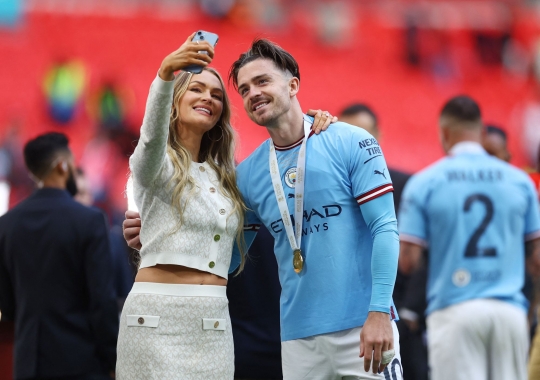 Selebrasi Man City Juara Piala FA Curi Perhatian Presenter Cantik & Pangeran William