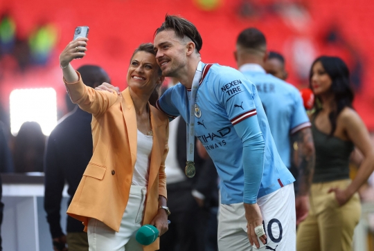 Selebrasi Man City Juara Piala FA Curi Perhatian Presenter Cantik & Pangeran William