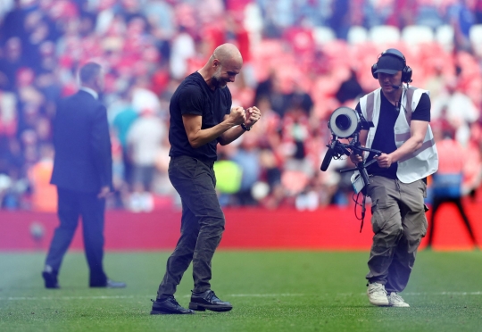 Selebrasi Man City Juara Piala FA Curi Perhatian Presenter Cantik & Pangeran William