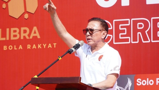 Sepakan Maut Pensiunan Jenderal Polisi Robek Gawang Dijaga Rocky Gerung