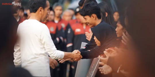 7 Potret Atlet SEA Games di Acara Pembagian Bonus dari Presiden RI, Penuh Kebahagiaan