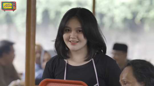 Cantik dan Putih, ini Potret Putri Komedian Mandra yang Jarang Tersorot