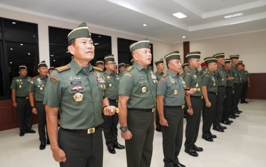 Gagah Mayjen TNI Lulusan Terbaik 92 Lapor Naik Pangkat ke Kasad, Bintang Bertambah