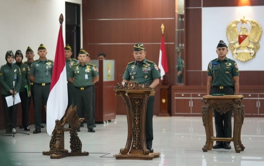 Gagah Mayjen TNI Lulusan Terbaik 92 Lapor Naik Pangkat ke Kasad, Bintang Bertambah