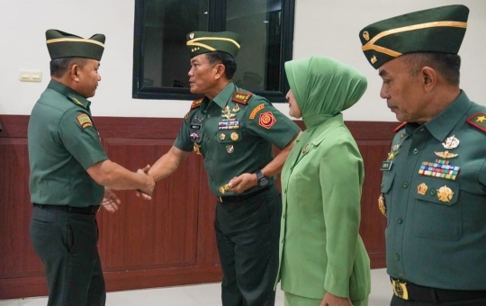 Gagah Mayjen TNI Lulusan Terbaik 92 Lapor Naik Pangkat ke Kasad, Bintang Bertambah