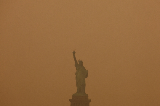 Ketika Kabut Asap Kebakaran Hutan Selimuti New York, Ini Penampakannya