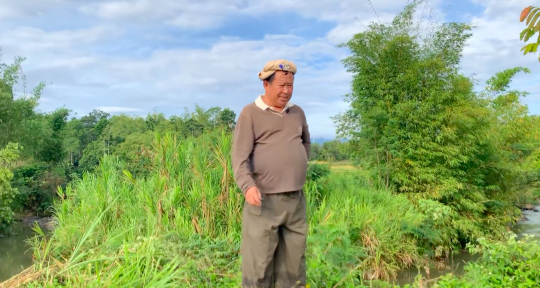 Pensiunan Jenderal Polri Bajak Sawah, Hidup Nikmat "Seruput Kopi Plus Singkong Rebus"