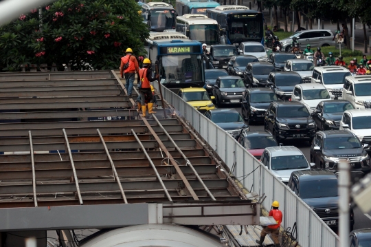 Transjakarta Revitalisasi 10 Halte Busway