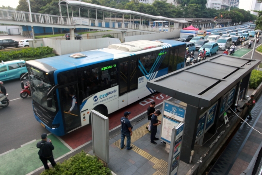 Transjakarta Revitalisasi 10 Halte Busway