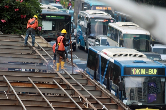 Transjakarta Revitalisasi 10 Halte Busway