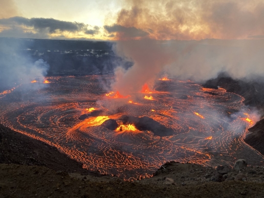 Gunung Kilauea di Hawaii Kembali Meletus Muntahkan Lava Pijar