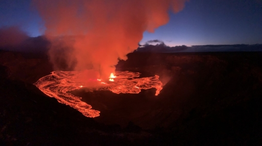 Gunung Kilauea di Hawaii Kembali Meletus Muntahkan Lava Pijar