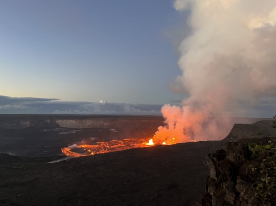 Gunung Kilauea di Hawaii Kembali Meletus Muntahkan Lava Pijar