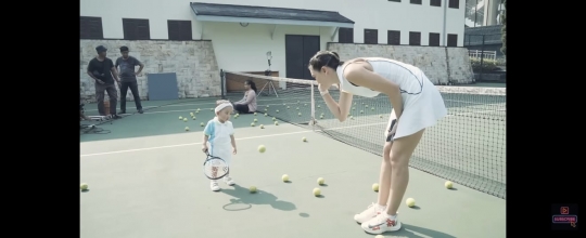 Gemasnya Luna Maya Ajak Rayyanza Latihan Tenis, Netizen 'Cocok Nih Punya Anak'