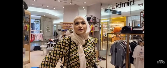 Nathalie Holscher Habiskan Uang Belasan Juta Untuk Beli Baju Adzam: Bukannya Riya